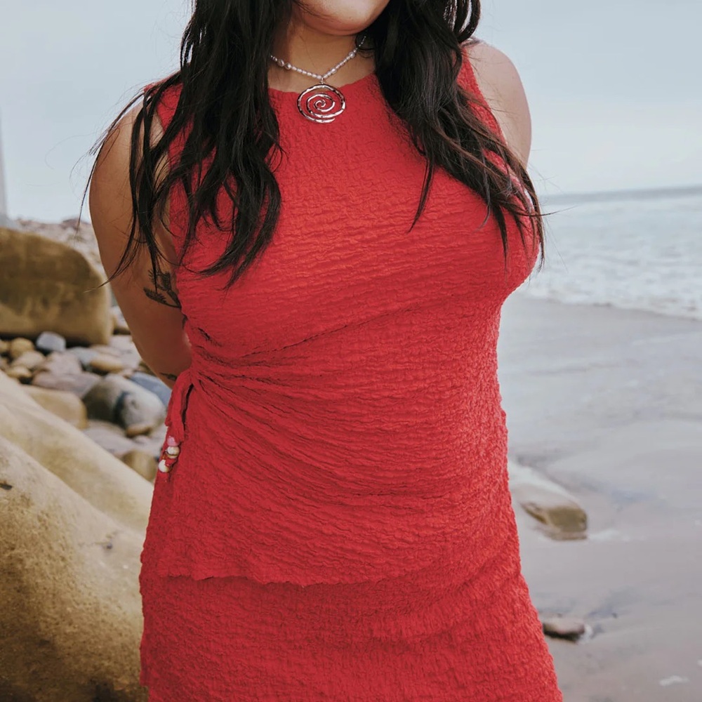 Erin Tank Lisa Says Gah - red pepper - crinkle fabric LARGE - no labels